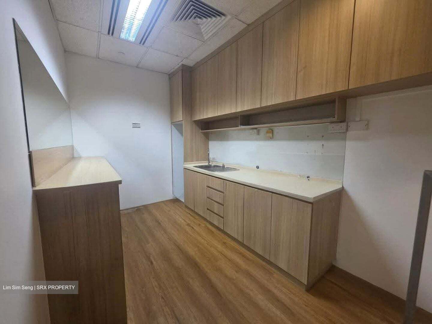 MYP Plaza (D1), Office #638084271
